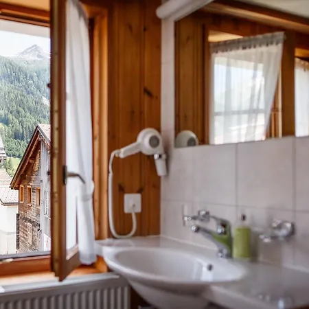 Hotel Nufenen 3*