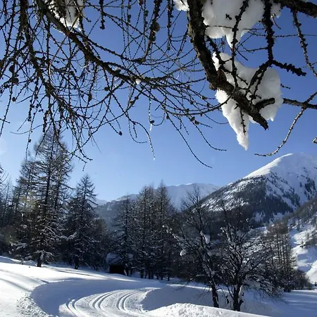 Nufenen Otel Ulrichen