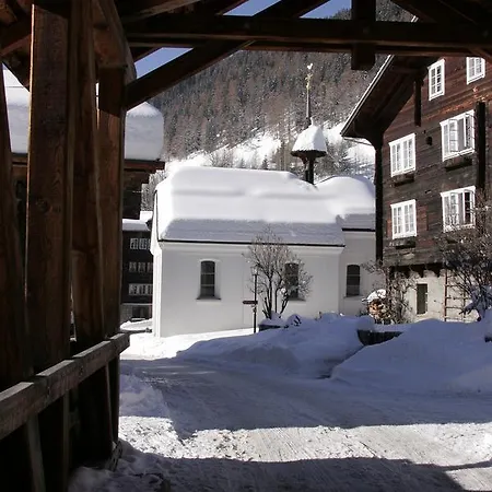 Nufenen Otel Ulrichen